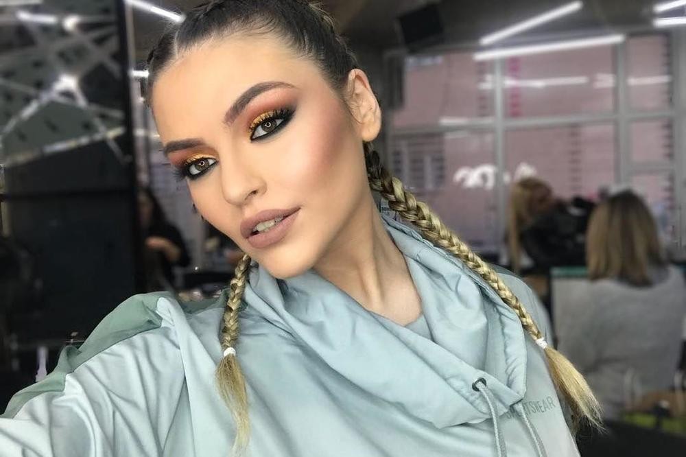 (ФОТО) Лина Пејовска со инспиративен „make up“