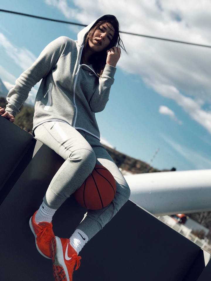 MUST HAVE: Доколку сте спортски тип, овие тренерки мора да се во вашиот плакар!