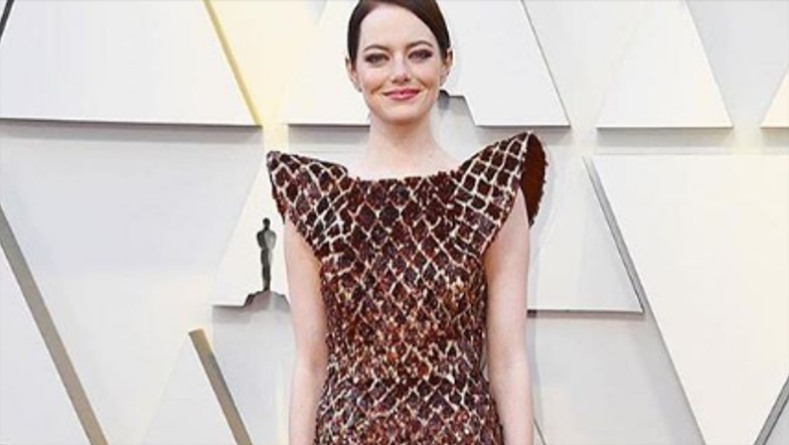 Фустанот на Emma Stone од Оскарите е на тапет кај твитерџиите: Ова се најурнебесните мемиња!