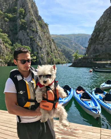 Дино, сопственикот на најпознатото куче на Инстаграм: „Досега немам спонзорирано ниту еден пост од Оги“!