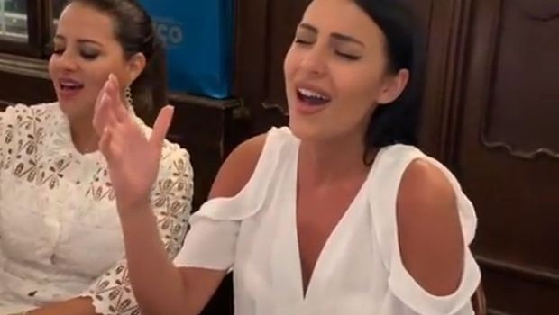 (ВИДЕО) Летаа банкноти од 500 евра додека Анастасија на роденден ја пееше „Кукавица“