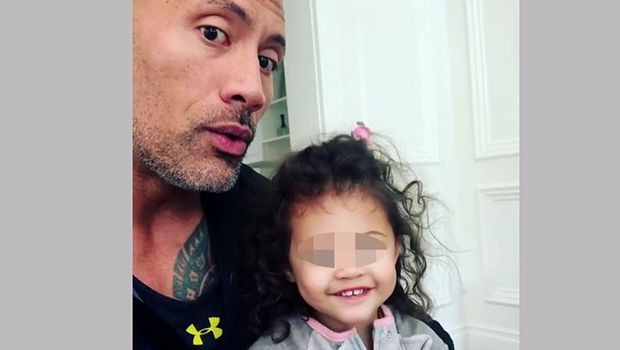 (ФОТО) Ќерката на најследениот актер на Инста беше ѕвезда на неговата свадба: The Rock пукаше од гордост