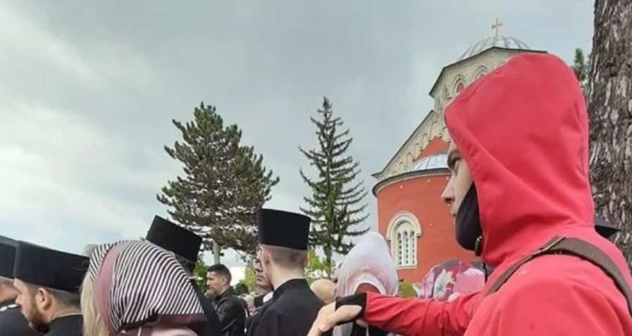 (ФОТО) Она што момчево го направи за непознатата баба го воодушеви Балканот