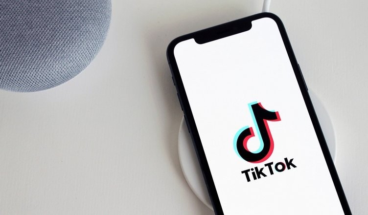 Кој ќе го купи ТикТок: По „Мајкрософр“ и „Твитер“ влезе во трката