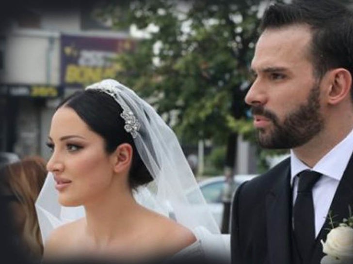 Една фотка откри сѐ: Еве во какви односи се Александра Пријовиќ и Зорица, мајката на Филип