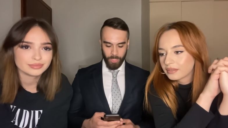 Подготви глупав квиз за сестра му и девојка му: Стефан Лазаров ќе ве насмее до солзи