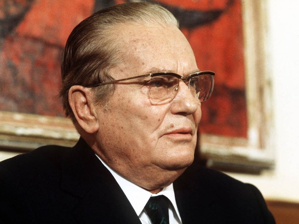 Ова е најстарата фотографија на Тито: Имал само 19 години - ќе го најдете ли?