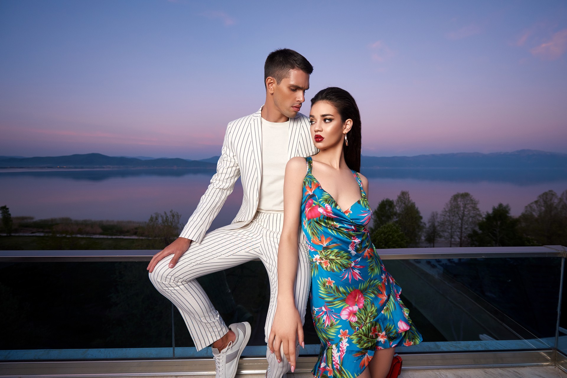 Летно бегство: Безгрижни денови полни топлина со Fashion Group!