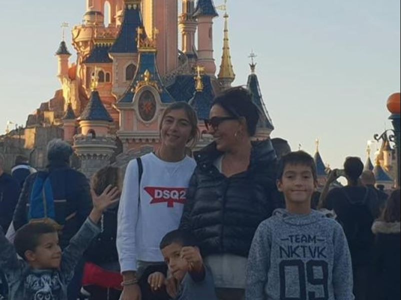 Внуката на Цеца израсна во вистинска убавица: Има 16 години и велат дека неодоливо потсетува на тетка ѝ