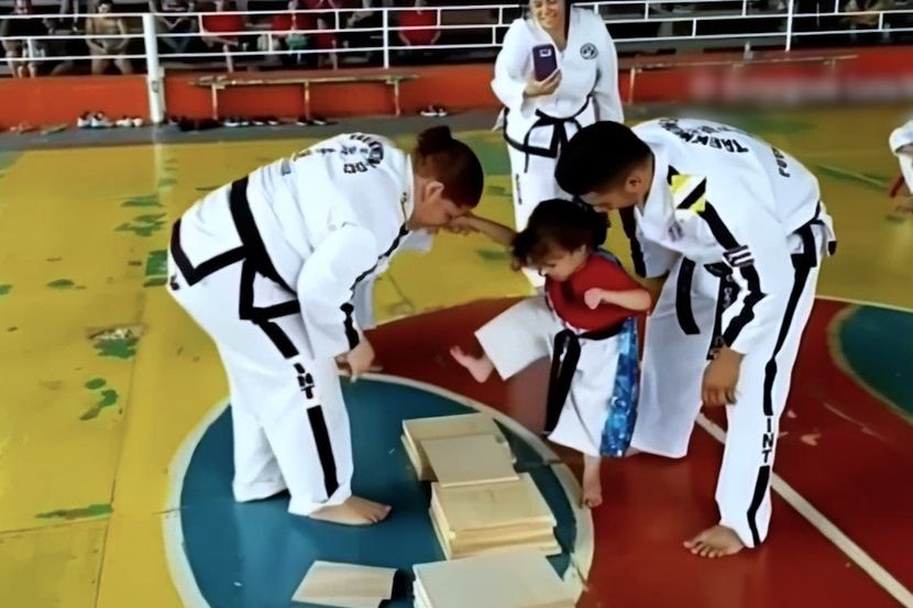 Преслатко видео од девојче за време на час по карате: На генијален начин ја совлада „некршливата“ дрвена плочка