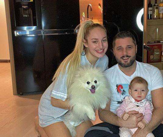 Слетаа во Њујорк: Луна и Марко ја напуштија Србија, па ја објавија првата фотографија од Америка