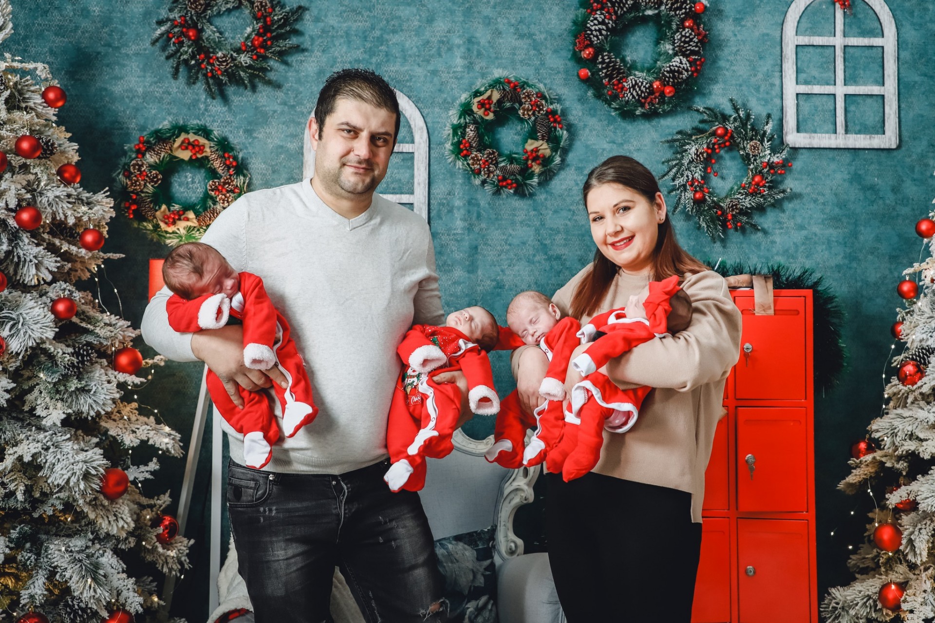 Ќе се стопите: Новогодишна фотосесија на четворката од Штип