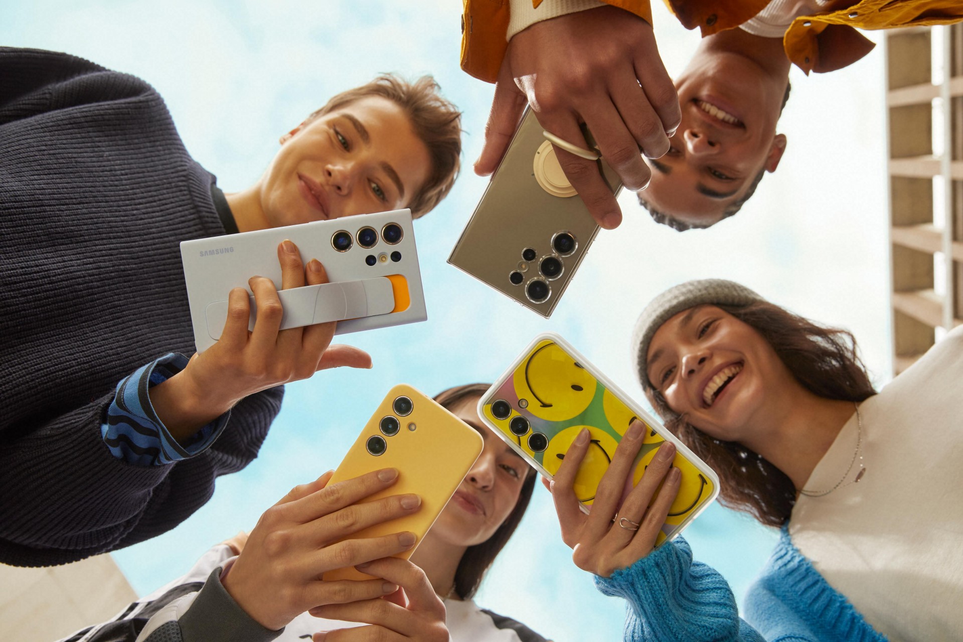 Новите Galaxy S24 и Galaxy S24+ ги освоија срцата на Gen Z