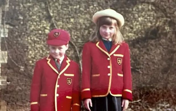 „Шарлот е иста како баба ѝ“: Братот на принцезата Дајана сподели фотографија од детството