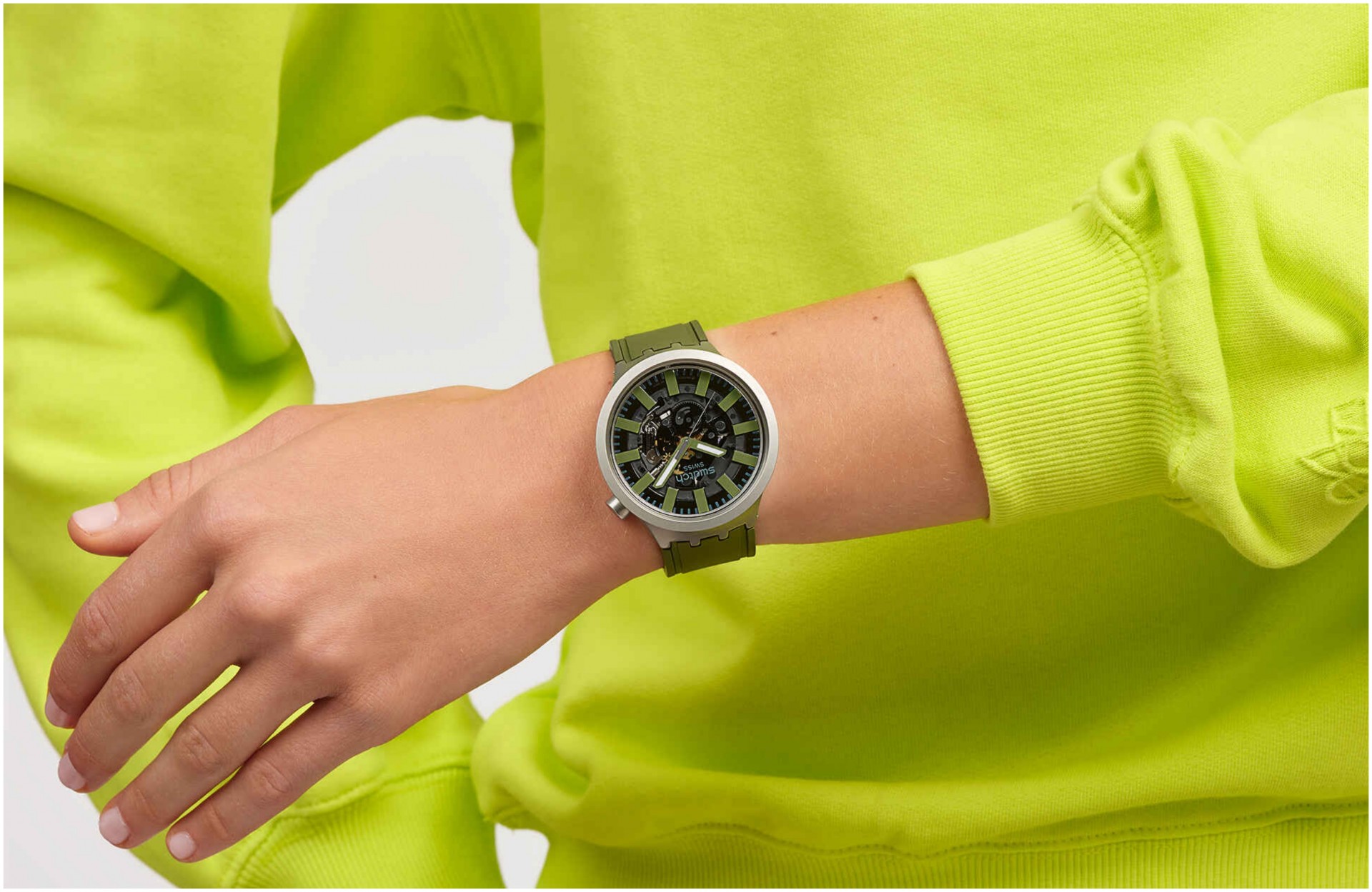 Часовник на неделата: Swatch - THRU THE UNDERBRUSH за убава пролет