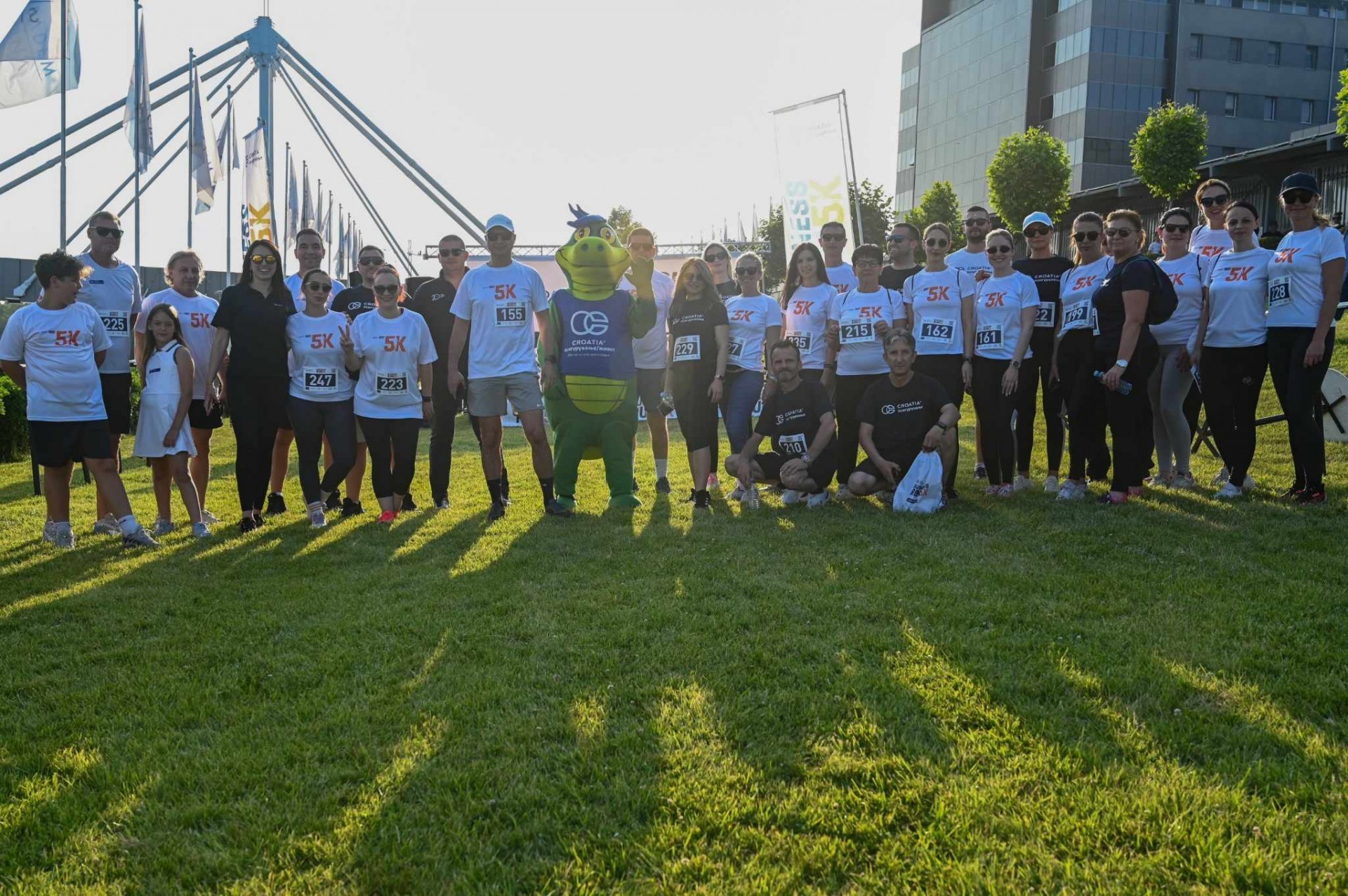 Од канцеларија до кеј – компаниите покажаа спортски дух во Скопје Croatia Osiguruvanje Business Run 5K