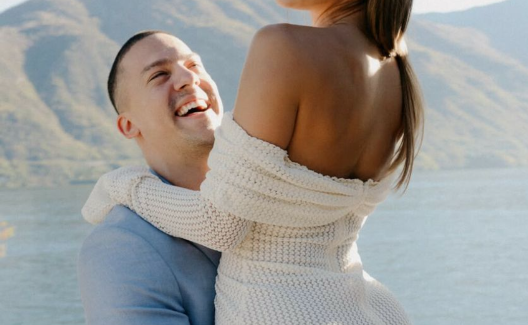 Сите имаат ист коментар за новата девојка на Бака Прасе - невозможно е да не се види ова