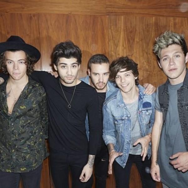 Листа на песни за кои One Direction требало да снимаат видео записи!