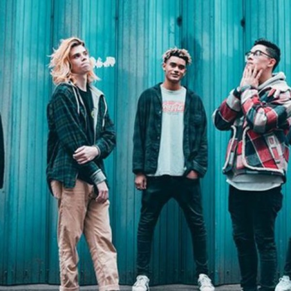 PRETTYMUCH не води зад камерите од снимањето на видео записот за песната „Blind“!