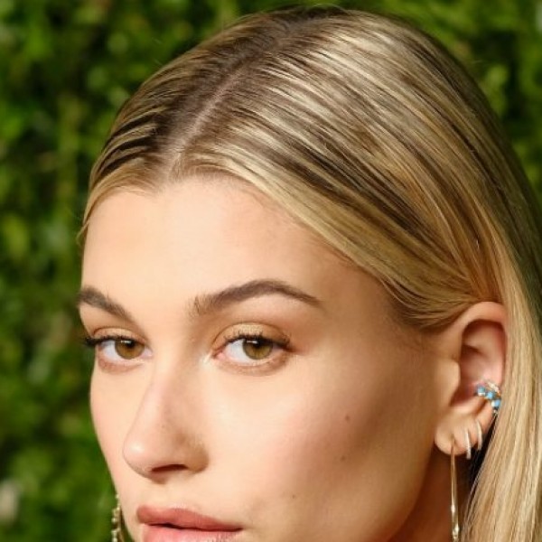 Hailey Bieber ставена на тест: Дали ќе изеде желе од свиња заради Justin?