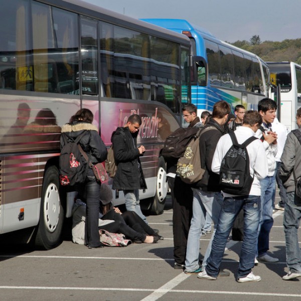 Средношколци во хуманитарна акција: Бараат работа за да може цело одделение да замине на матурска екскурзија!
