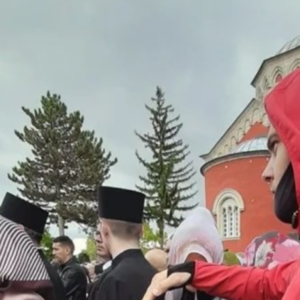 (ФОТО) Она што момчево го направи за непознатата баба го воодушеви Балканот