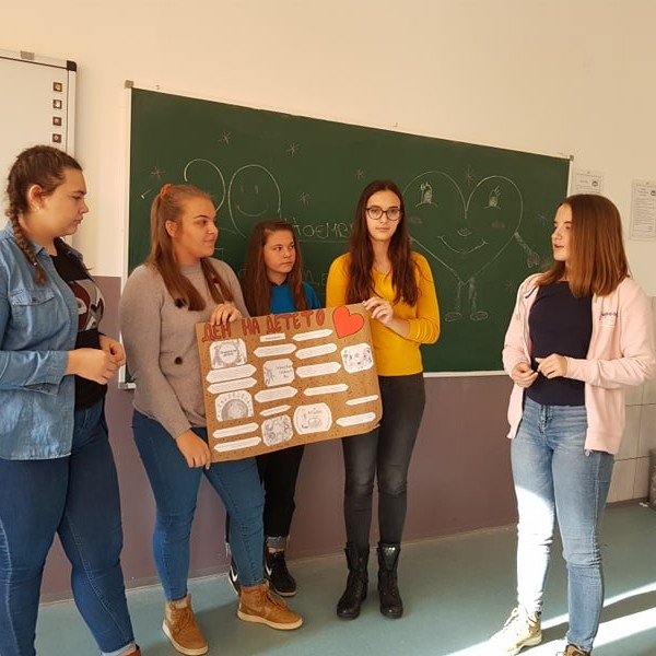 9 - то одделениците од ООУ „Вера Јоциќ“ со работилница го одбележаа денот на детето