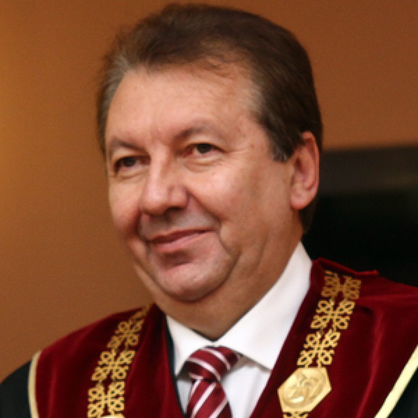 Јанкуловски до проректорите: Процедурата за избор на ректор ќе зависи од мерките на државата во оваа ситуација