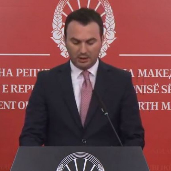 ОВА НЕ Е РАСПУСТ: Седете дома и учете по електронски пат, апелира Владата