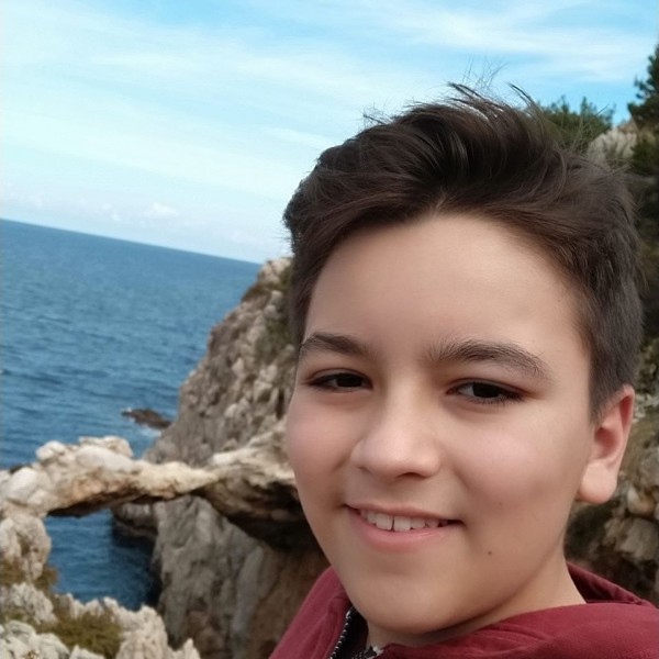 13-годишен гениј: Влатко креираше веб-страница која автоматски генерира основни математички задачи