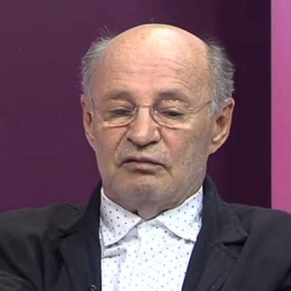 Трагедија го обележи животот на Мустафа Надаревиќ: Најголемата љубов му почина на раце