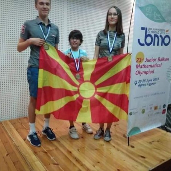 Чудото од дете од Штип остана без награда: Иако е најдобар по математика во земјата, МОН го одби