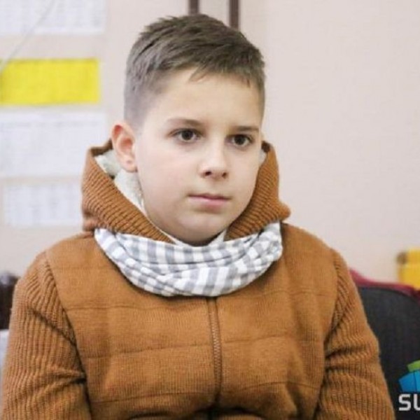 Душан во ранецот секогаш носи пасош: До училиште ја поминува унгарската граница, цариниците го познаваат уште од мал
