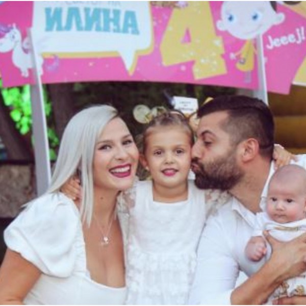 Модно усогласено семејство: Сара Мејс сподели фото албум од прославата на роденденот на Илина