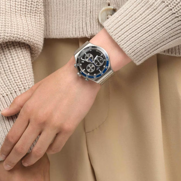 Часовник на неделата: SWATCH DARK BLUE IRONY - елеганција која ви треба