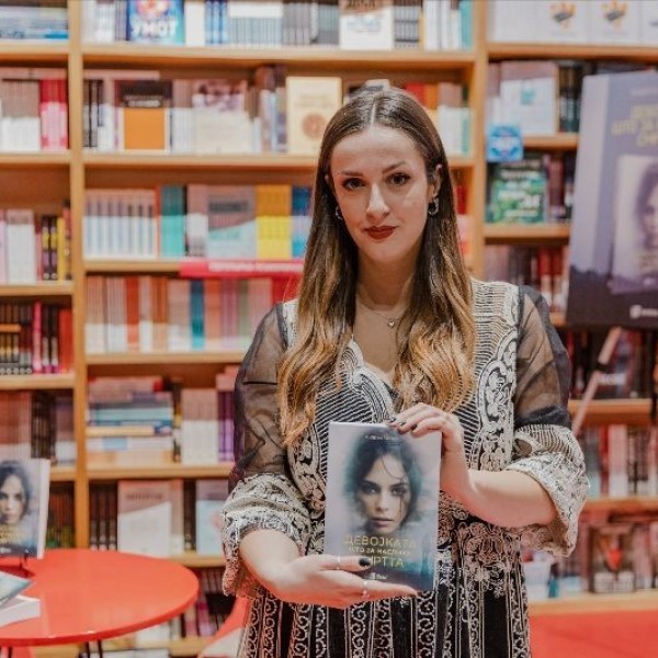 „Девојката што ја наслика смртта“ - возбудлив трилер кој ги дестигматизира менталните болести