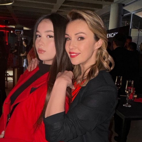 „Убавица на мама“: Ќерката на актерката Катерина Шехтанска е полуматурантка
