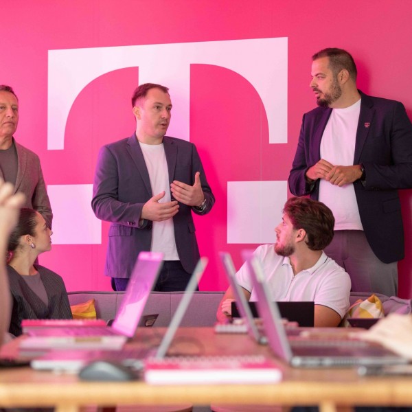 Телеком и Министерството за дигитална трансформација креираа AI-решение за полесно пребарување податоци