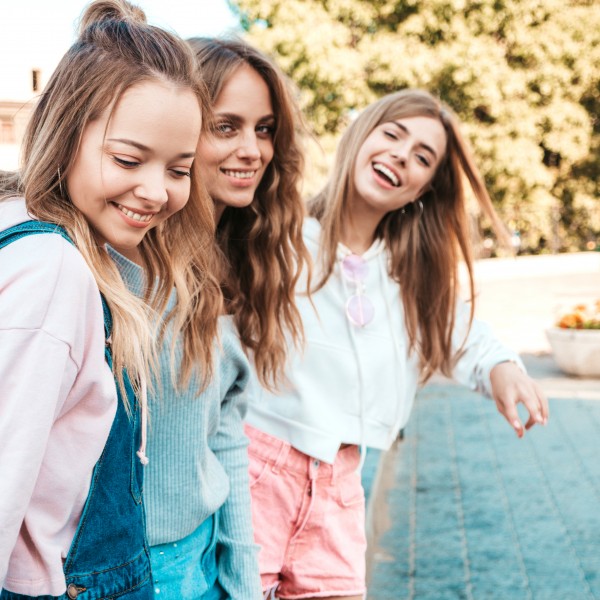 Кој останува кога ќе ти биде тешко – тоа е твојот вистински пријателски број!