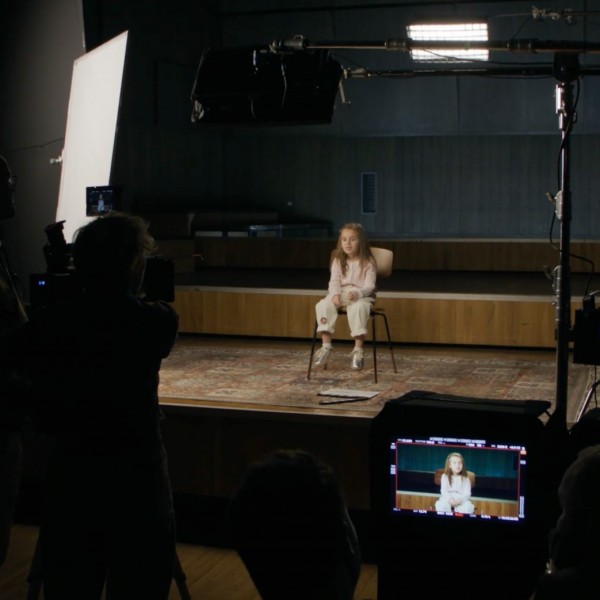 СОЦИЈАЛЕН ЕКСПЕРИМЕНТ: ДАЛИ ПРЕДРАСУДИТЕ СЕ УЧАТ?