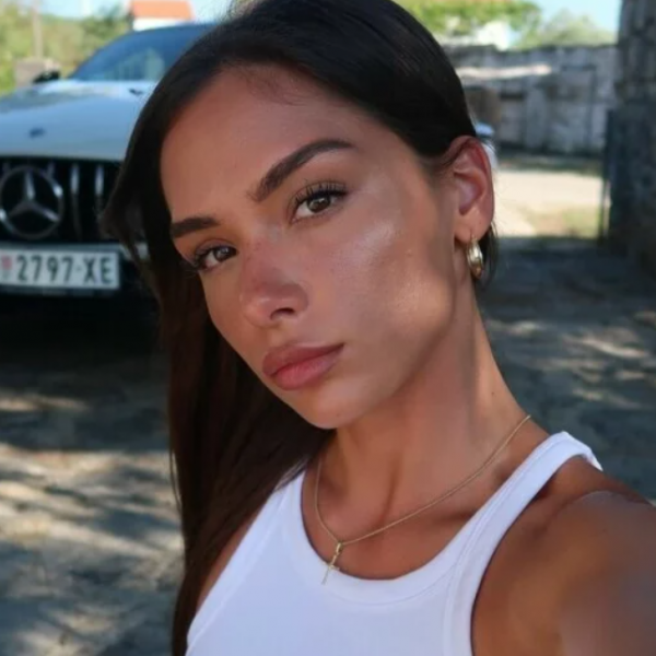 Ања Бла покажа како изгледа без ни грам шминка - сите имаат ист коментар