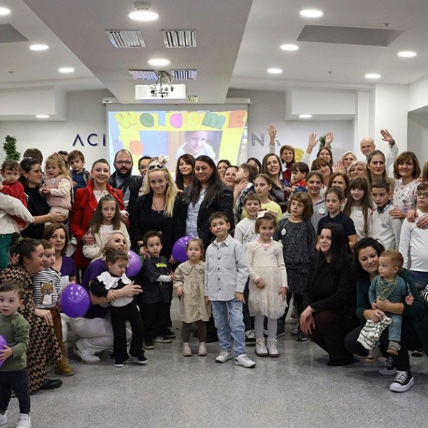 ЕМОТИВНА СРЕДБА НА ПРЕДВРЕМЕНО РОДЕНИТЕ ДЕЦА И НИВНИТЕ ХЕРОИ – 15 ГОДИНИ НЕОНАТАЛНА ИНТЕНЗИВНА НЕГА ВО „АЏИБАДЕМ СИСТИНА“