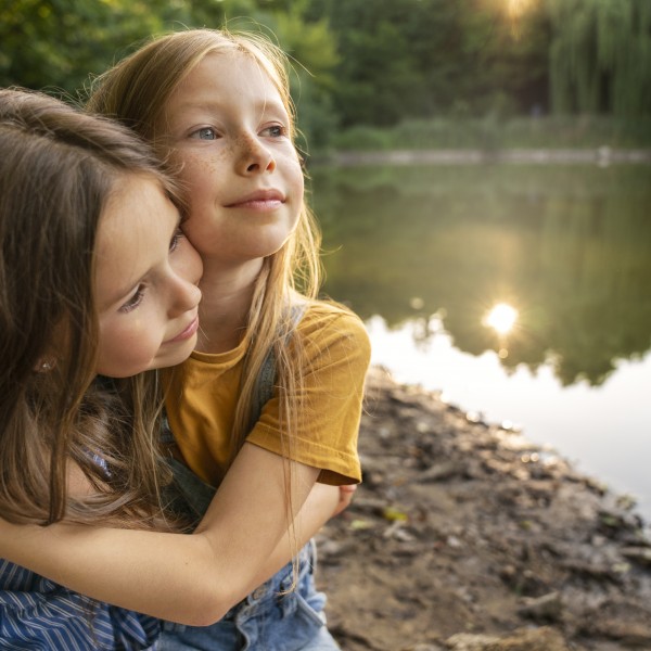 Замислете дека емпатијата е задолжителен предмет во училиштата: ова е реалност во една европска земја која ги учи децата како да ги разбираат другите