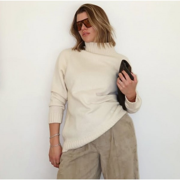 „Тивкиот луксуз“ е сè уште тука: Софија Ричи во најбараните панталони за есен 2025 година