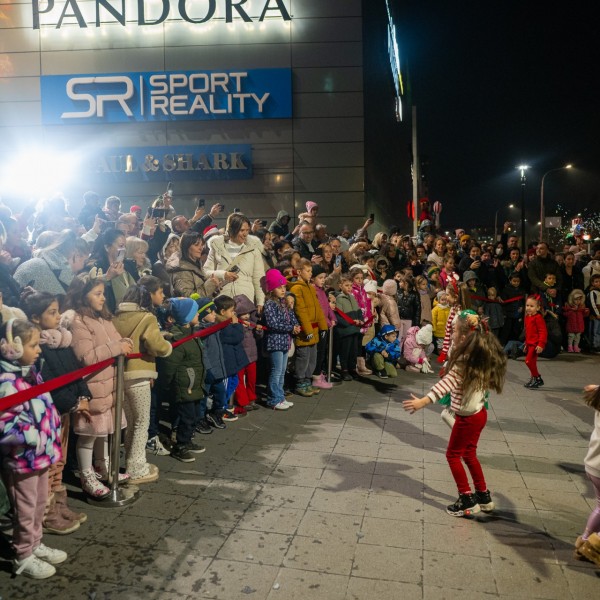 Магија на небото: Дедо Мраз над Скопје!